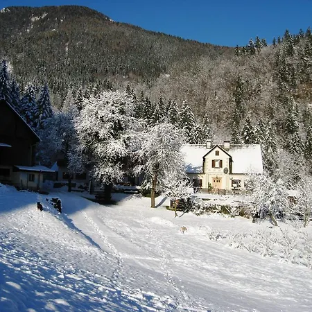 Turisticna Kmetija Stoglej בית חווה *